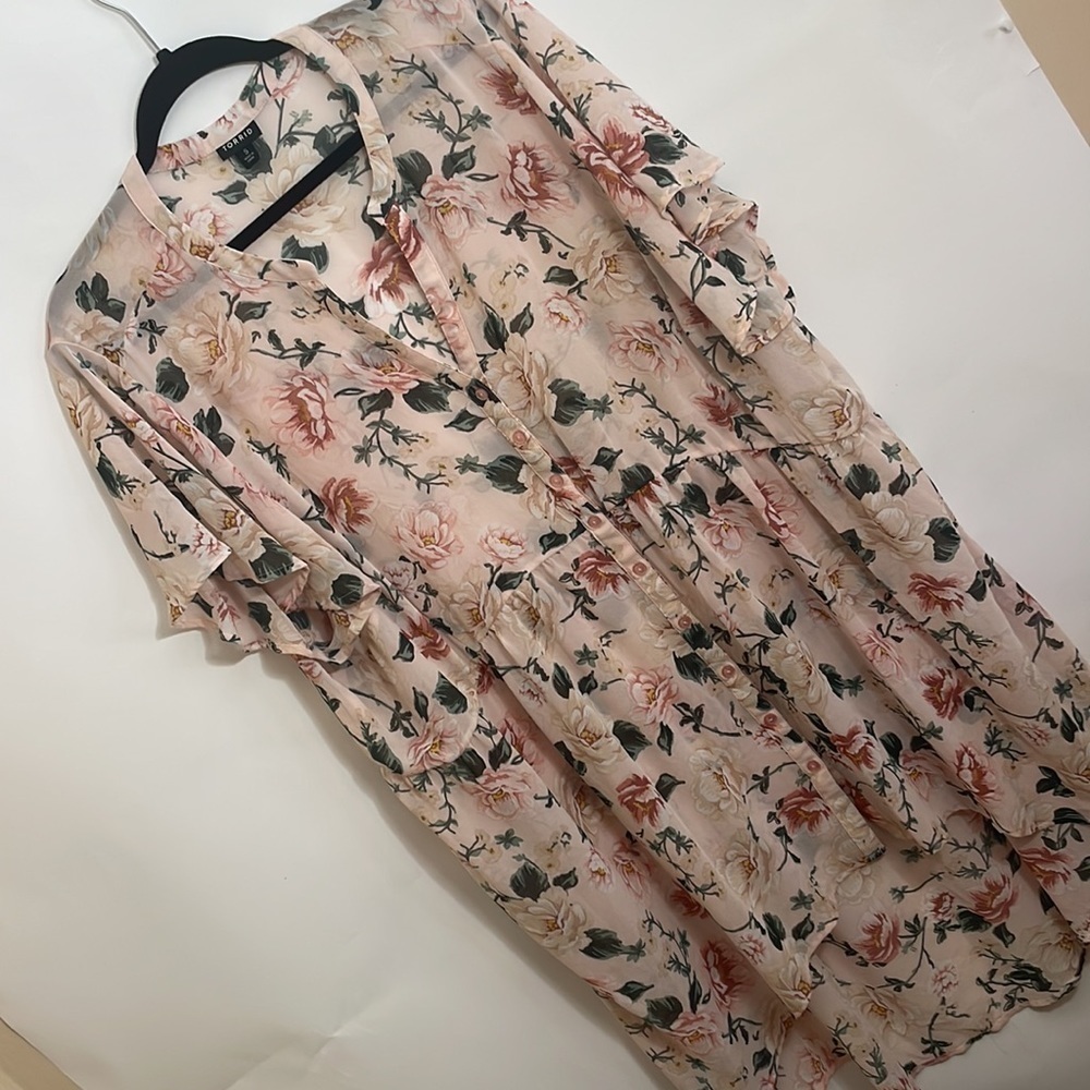 Torrid 5 LEXIE BABYDOLL CHIFFON TUNIC - Picture 5 of 8